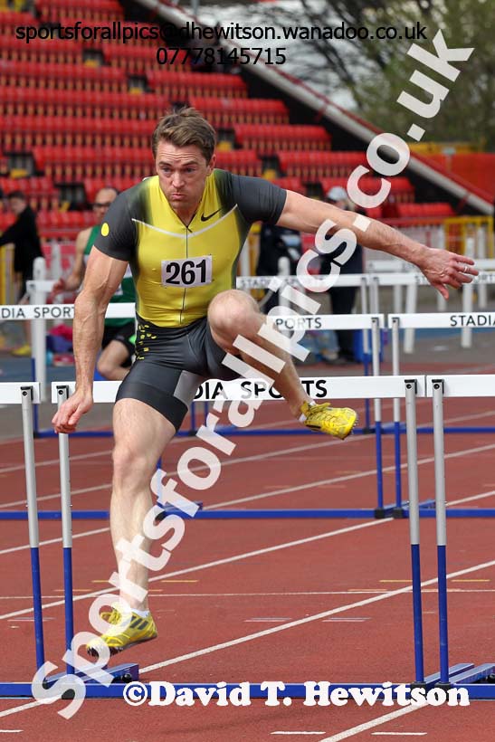 Mens hurdles, Gateshead Open Medal Meeting. Photo: David T. Hewitson/Sports for All Pics